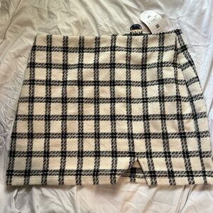 Arula Plaid Black and White Skirt